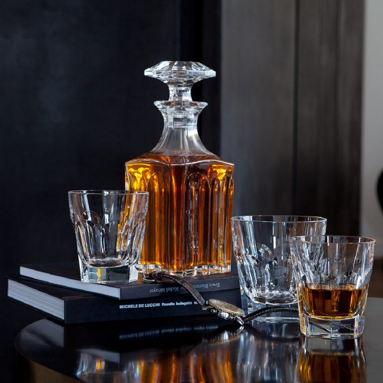 store whiskey in decanter
